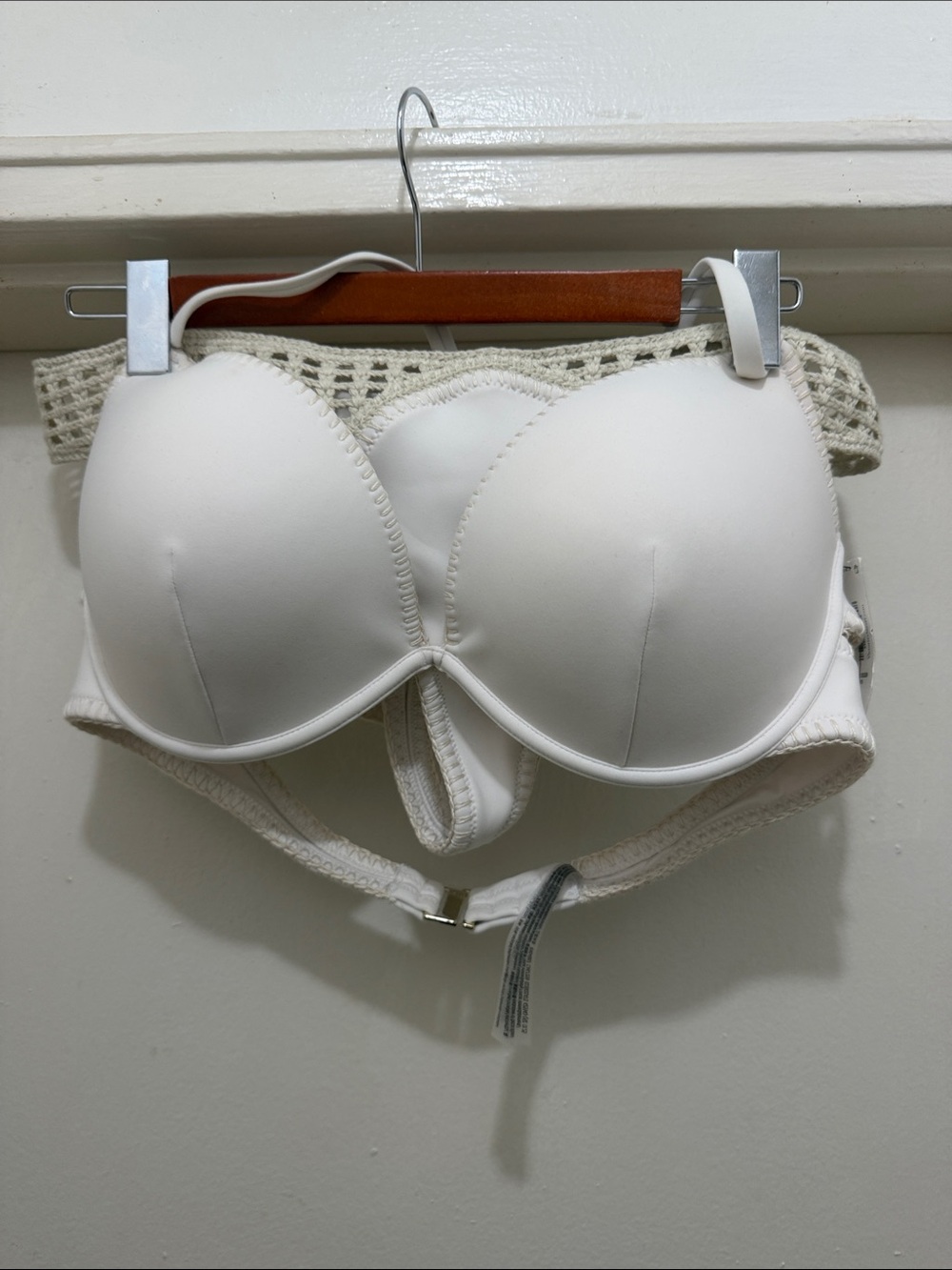 Victoria's Secret White Strapless Convertible Push-Up Bra
